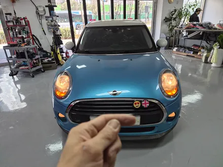 BMW 미니쿠퍼 F56 먹통된 클락션수리와 함께 라이트배선 열화현상  브레이크등 먹통현상 F54 클럽맨 차량에 고질병 브레이크등 결함 경고등을 모두 말끔히 해결하여 드렸습니다.~~ / 서울 도봉구