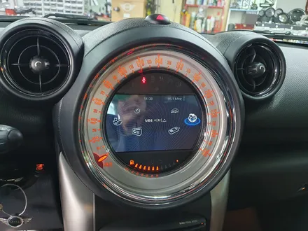 BMW 미니쿠퍼 R60 컨트리맨 순정모니터 적화현상을 모두 해결해드리고 고장난 순정 M BOX 탈거와 AUX노이즈제거 후방카메라 추가 장착으로 스트레스를 해방시켜 드렸습니다.~~~ / 서울 도봉구