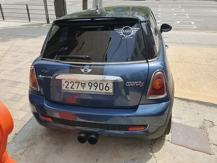 BMW 미니쿠퍼 3세대 F56 에어컨 불쾌한 냄새 제거 에바크리닝 작업과 함께 필터를 교환하여 드렸으며 R56 터보 실리콘 인테이크 호스 장착과 식빵등 고뱃지 JCW 카본 머플러팁 / 서울 도봉구