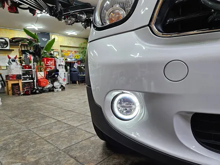 BMW 미니쿠퍼 R60 컨트리맨 가져오신 미니 LED 데이라이트 장착으로 차량에 스타일을 변신시켜 드렸습니다.~~~^^ / 서울 도봉구