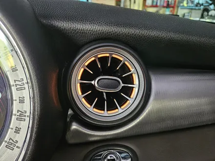BMW 미니쿠퍼 R57 컨버터블 갬성마력 순정연동 송풍구 엠비언트 장착으로 야간에 실내 분의기가 확 변신됩니다.~~~^^ / 서울 도봉구