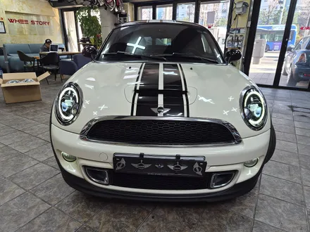 BMW 미니쿠퍼 R58 쿠페 주문하여 가져오신 미니전용 애프터 마켓 LED 데이라이트 라이트교환과 편의장치 락폴딩 유니언잭 테일램프 교환으로 차량에 스타일을 변신시켜 드리고 광명을 / 서울 도봉구