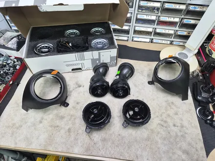 BMW 미니쿠퍼 R58 쿠페 브레이크등 오일교환과 함께 순정연동 풋등 송풍구 엠비언트 라이트 튜닝과 순정리모컨 수신거리연장등 차량을 갬성마력으로 무장시켜 드렸습니다.~~~^^ / 서울 도봉구