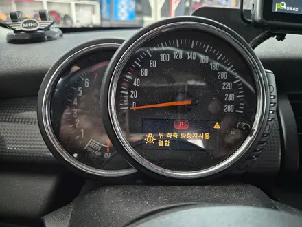 BMW 미니쿠퍼 F56 먹통된 클락션수리와 함께 라이트배선 열화현상  브레이크등 먹통현상 F54 클럽맨 차량에 고질병 브레이크등 결함 경고등을 모두 말끔히 해결하여 드렸습니다.~~ / 서울 도봉구