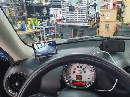 BMW 미니쿠퍼 F56 JCW 순정정품 LED 드라이빙램프 장착으로 간쥐민휘 만들어 드리고 R60 컨트리맨 후방전용 모니터 장착으로 안전하게 후진하실수 있습니다.~~~^^ / 서울 도봉구