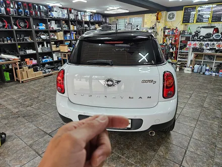 BMW 미니쿠퍼 R60 컨트리맨 가져오신 미니 LED 데이라이트 장착으로 차량에 스타일을 변신시켜 드렸습니다.~~~^^ / 서울 도봉구