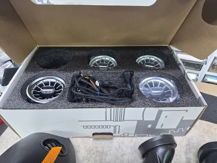 BMW 미니쿠퍼 R58 쿠페 브레이크등 오일교환과 함께 순정연동 풋등 송풍구 엠비언트 라이트 튜닝과 순정리모컨 수신거리연장등 차량을 갬성마력으로 무장시켜 드렸습니다.~~~^^ / 서울 도봉구