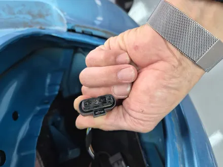 BMW 미니쿠퍼 F56 먹통된 클락션수리와 함께 라이트배선 열화현상  브레이크등 먹통현상 F54 클럽맨 차량에 고질병 브레이크등 결함 경고등을 모두 말끔히 해결하여 드렸습니다.~~ / 서울 도봉구