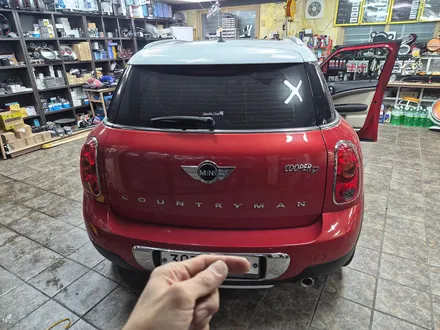 BMW 미니쿠퍼 R60 컨트리맨 고장난 블랙박스 교환과 도어라이트 장착 손상된 기어봉순정으로 모두 교환하여 차량에 컨디션을 회복시켜 드렸습니다.~~~~^^ / 서울 도봉구