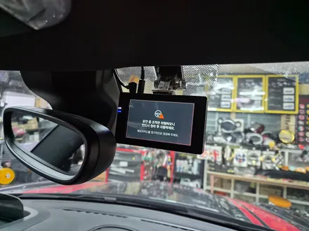 BMW 미니쿠퍼 F60  컨트리맨 JCW 고장난 순정열선시트 수리로 올겨울 따뜻하게 보내실수 있고 또 고장난 순정 블랙박스를 가성비 좋은 블랙박스로 교환하여 드렸습니다.~~~^^ / 서울 도봉구