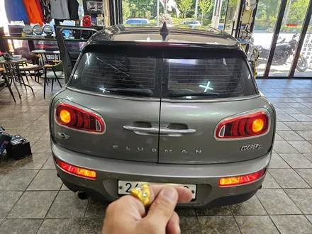 BMW 미니쿠퍼 F54 클럽맨 고질병 브레이크등 결함 경고등을 모두 말끔히 해결하고 깜찍이 고벳지로 꾸며 드렸습니다.~~~^^ / 서울 도봉구
