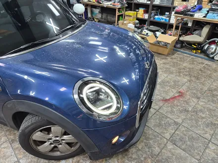 BMW 미니쿠퍼 F56 차주분이 가져오신 미니전용 애프터 마켓 헤드라이트를 모두 교환하여 깜찍이 민휘로 탄생 되었습니다.~~~^^ / 서울 도봉구