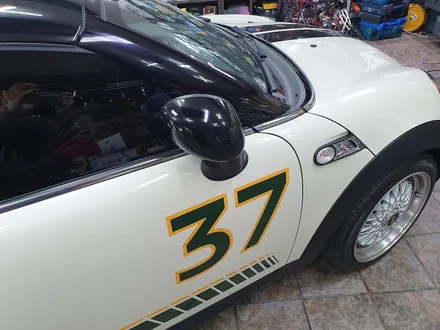 BMW 미니쿠퍼 2세대 R58 쿠페 편리한 락폴딩 모듈 장착과 F54 클럽맨 고질병 브레이크등 결함 경고등을 모두 말끔히 수리하여 드렸습니다.~~~^^ / 서울 도봉구