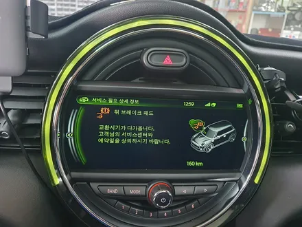 BMW 미니쿠퍼 3세대 F56 소모품 브레이크 패드를 성능좋은 브렘보 브레이크 패드로 교환하여 차량에 컨디션을 회복시켜 드렸습니다.~~~^^ / 서울 도봉구
