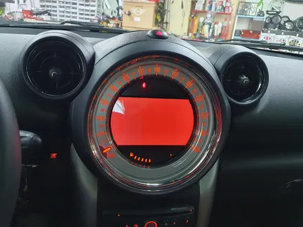 BMW 미니쿠퍼 R60 컨트리맨 순정모니터 적화현상을 모두 해결해드리고 고장난 순정 M BOX 탈거와 AUX노이즈제거 후방카메라 추가 장착으로 스트레스를 해방시켜 드렸습니다.~~~ / 서울 도봉구