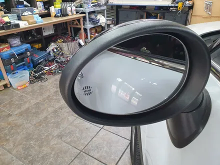 BMW 미니쿠퍼 R60 컨트리맨 순정모니터 연동 편리한 아이폰 카플레이 안드로이드 오토 장착과 필수품 와이드미러 교환으로 차량을 더욱더 안전하게 운행하실수 있습니다.~~~^^ / 서울 도봉구