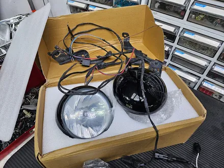BMW 미니쿠퍼 R56 차주분이 가져오신 미니용 LED 드라이빙램프를 장착하여 차량에 스타일을 변신시켜 드렸습니다.~~~^^ / 서울 도봉구