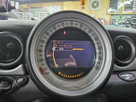 BMW 미니쿠퍼 2세대 R56 고질병 브레이크등 경고등수리와 함께 편리한 블루투스 리시버 장착 수명이 다한와이퍼도 모두 교체하여 드렸습니다.~~~^^ / 서울 도봉구