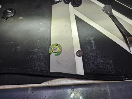 BMW 미니쿠퍼 2세대 R56 순정리모컨 배터리 교환 수신거리연장과 함께 다른 R56 미니쿠퍼에 본네트 케이블 수리와 함께 가져오신 블랙박스를 모두 장착하여 드렸습니다.~~~^^ / 서울 도봉구