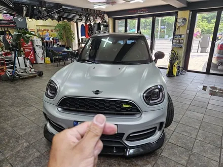 BMW 미니쿠퍼 F60 컨트리맨 편리한 피에조 부져 장착으로 도어에 잠금상태를 확인하실수 있습니다.~~~^^ / 서울 도봉구