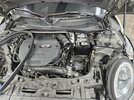 BMW 미니쿠퍼 F54 클럽맨 수명이 다한 배터리를 교환하여 차량에 컨디션을 살려드렸습니다.~~~^^ / 서울 도봉구