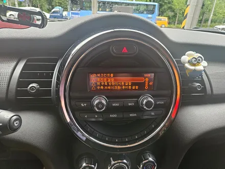 BMW 미니쿠퍼 F56 고질병 브레이크등 전체 먹통현상을 모두 말끔히 수리하여 스트레스에서 해방시켜 드렸습니다.~~~^^ / 서울 도봉구