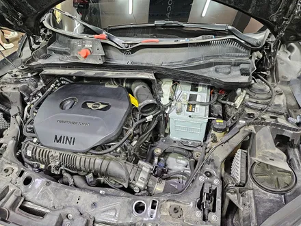 BMW 미니쿠퍼 F60 컨트리맨 수명이 다한 메인 AGM 배터리 교환으로 차량에 전력시스템 컨디션을 살려드렸습니다.~~~^^ / 서울 도봉구