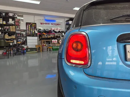 BMW 미니쿠퍼 F56 먹통된 클락션수리와 함께 라이트배선 열화현상  브레이크등 먹통현상 F54 클럽맨 차량에 고질병 브레이크등 결함 경고등을 모두 말끔히 해결하여 드렸습니다.~~ / 서울 도봉구
