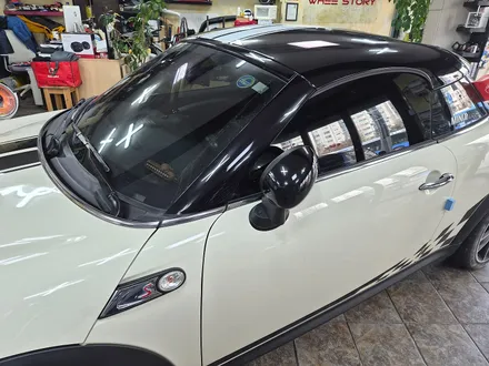 BMW 미니쿠퍼 R58 쿠페 주문하여 가져오신 미니전용 애프터 마켓 LED 데이라이트 라이트교환과 편의장치 락폴딩 유니언잭 테일램프 교환으로 차량에 스타일을 변신시켜 드리고 광명을 / 서울 도봉구