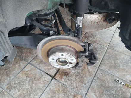 BMW 미니쿠퍼 3.5세대 F55 수명이 다한 브레이크패드를 브렘보 패드로 교환하여 차량에 컨디션을 회복시켜 드렸습니다.~~~~~^^ / 서울 도봉구