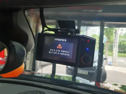 BMW 미니쿠퍼 F54 JCW ALL4 클럽맨 순정 블랙박스를 모두 탈거하고 신형 왕눈이 블랙박스 장착으로 안심하고 녹화를 하실수 있습니다.~~~^^ / 서울 도봉구