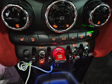 BMW 미니쿠퍼 F56 JCW 손상된 순정열선시트 수리로 올겨울 따뜻하게 보내실수 있습니다.~~~^^ / 서울 도봉구