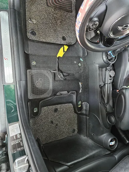 BMW 미니쿠퍼 F55 고장난 순정열선시트를 수리하여 올겨울 따뜻하게 보내실수 있도록 하여 드렸습니다.~~~^^ / 서울 도봉구