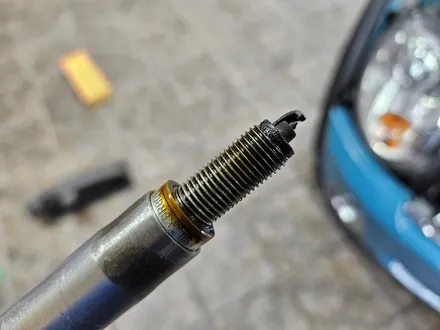 BMW 미니쿠퍼 2세대 R56 엔진오일 누유로 인한 헤드커버 앗세이 교환과 각종 소모품을 교환하여 차량에 컨디션을 회복시켜 드렸습니다.~~~^^ / 서울 도봉구