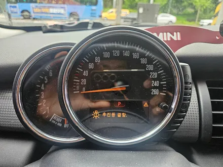 BMW 미니쿠퍼 F56 고질병 브레이크등 전체 먹통현상을 모두 말끔히 수리하여 스트레스에서 해방시켜 드렸습니다.~~~^^ / 서울 도봉구