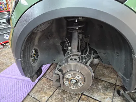 BMW 미니쿠퍼 R60 컨트리맨 고장난 워셔액 펌프를 교체해드리고 가져오신 블랙잭 미러커버를 장착하여 기능과 스타일을 살려드렸습니다.~~~^^ / 서울 도봉구