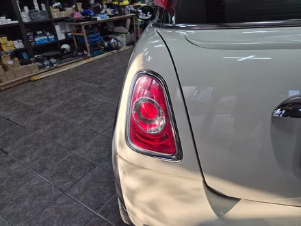 BMW 미니쿠퍼 R58 쿠페 주문하여 가져오신 미니전용 애프터 마켓 LED 데이라이트 라이트교환과 편의장치 락폴딩 유니언잭 테일램프 교환으로 차량에 스타일을 변신시켜 드리고 광명을 / 서울 도봉구
