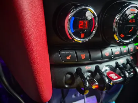BMW 미니쿠퍼 F56 JCW 고장난 순정 열선시트 기능을 수리하여 모두 정상적으로 살려드렸습니다.~~~^^ / 서울 도봉구
