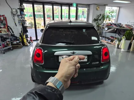 BMW 미니쿠퍼 F56 먹통된 클락션수리와 함께 라이트배선 열화현상  브레이크등 먹통현상 F54 클럽맨 차량에 고질병 브레이크등 결함 경고등을 모두 말끔히 해결하여 드렸습니다.~~ / 서울 도봉구