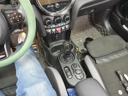BMW 미니쿠퍼 3.5세대 F57 컨버터블 차주분이 요청하신 전자기어봉 포지션을 모두 수정하여 편리하게 조작하실수 있도록 올려드렸습니다.~~^^ / 서울 도봉구