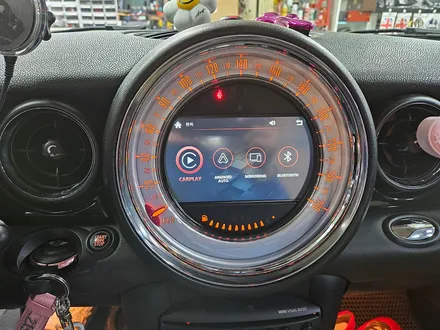 BMW 미니쿠퍼 2세대 R56 쌍둥이 미니쿠퍼에 편리한 아이폰 카플레이 안드로이드 오토를 동시에 진행하여 드렸습니다.~^^~~^^ / 서울 도봉구