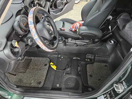 BMW 미니쿠퍼 F55 고장난 순정열선시트를 수리하여 올겨울 따뜻하게 보내실수 있도록 하여 드렸습니다.~~~^^ / 서울 도봉구