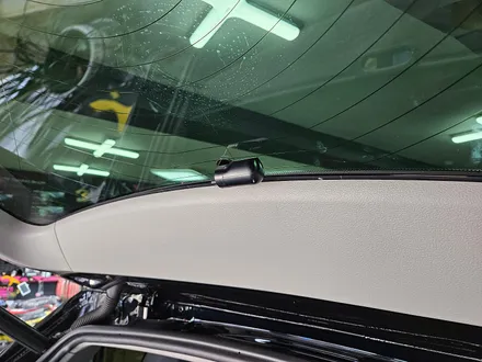 BMW X3 고장난 블랙박스를 모두 탈거하고 가성비좋은 블랙박스로 교체하여 드렸으며 후진등도 고휘도 LED 벌브로 교환하여 드렸습니다.~~~^^ / 서울 도봉구