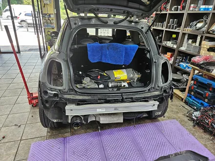 BMW  미니쿠퍼 F56 주차중 파손된 뒤 범퍼와 테일램프등 모두 신품으로 말끔히 수리하여 스트레스에서 해방시켜 드렸습니다.~~~^^ / 서울 도봉구
