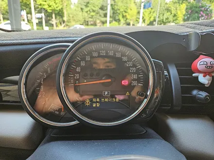 BMW 미니쿠퍼 F56 먹통이 되어버린 브레이크등 결함 경고등을 모두 말끔히 수리하여 스트레스에서 해방시켜 드렸습니다.~~~^^ / 서울 도봉구