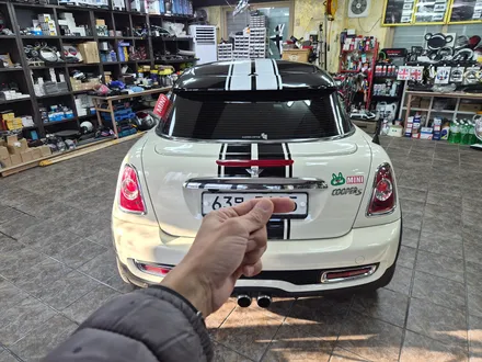 BMW 미니쿠퍼 R58 쿠페 주문하여 가져오신 미니전용 애프터 마켓 LED 데이라이트 라이트교환과 편의장치 락폴딩 유니언잭 테일램프 교환으로 차량에 스타일을 변신시켜 드리고 광명을 / 서울 도봉구