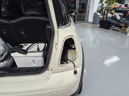 BMW 미니쿠퍼 R56 차량전체점검과 함께 엔진오일보충 고질병 브레이크등 경고등을 모두 말끔히 수리하여 스트레스에서 해방시켜 드렸습니다.ㅎㅎ / 서울 도봉구