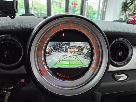 BMW 미니쿠퍼 R56 이상이 있는 후방카메라 영상을 모두 말끔히 해결하여 정상적으로 살려드렸습니다.~~~^^ / 서울 도봉구