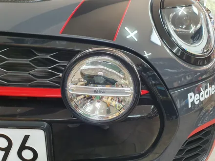 BMW 미니쿠퍼 F56 JCW 순정정품 LED 드라이빙램프 장착으로 간쥐민휘 만들어 드리고 R60 컨트리맨 후방전용 모니터 장착으로 안전하게 후진하실수 있습니다.~~~^^ / 서울 도봉구