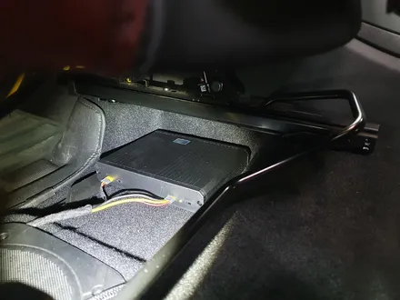 BMW 미니쿠퍼 F60 컨트리맨 고장난 순정블랙박스를 모두 제거하고 성능좋은 파인뷰 블랙박스와 보조배터리 장착으로 안심하고 주차녹화를 하실수 있습니다.~~~^^ / 서울 도봉구